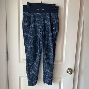 Athleta blue Floral Patterned Pants. Size 2